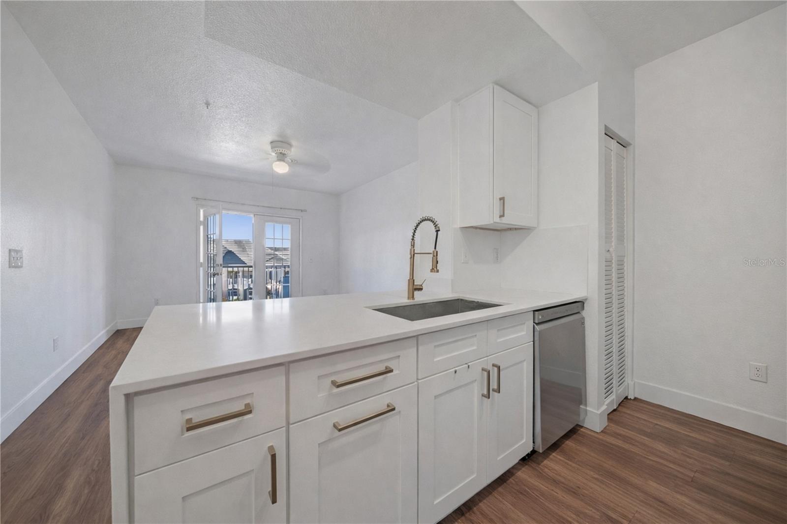 Image 10 of 36 For 14205 Falls Church Drive 2005