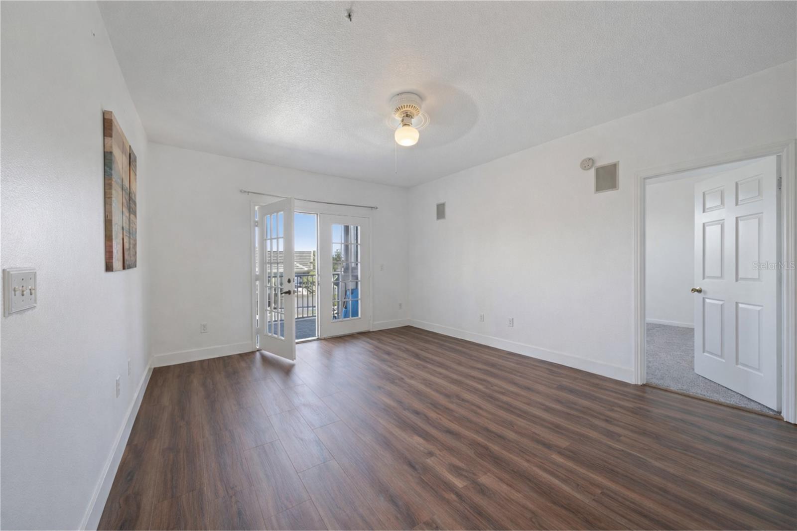 Image 11 of 36 For 14205 Falls Church Drive 2005