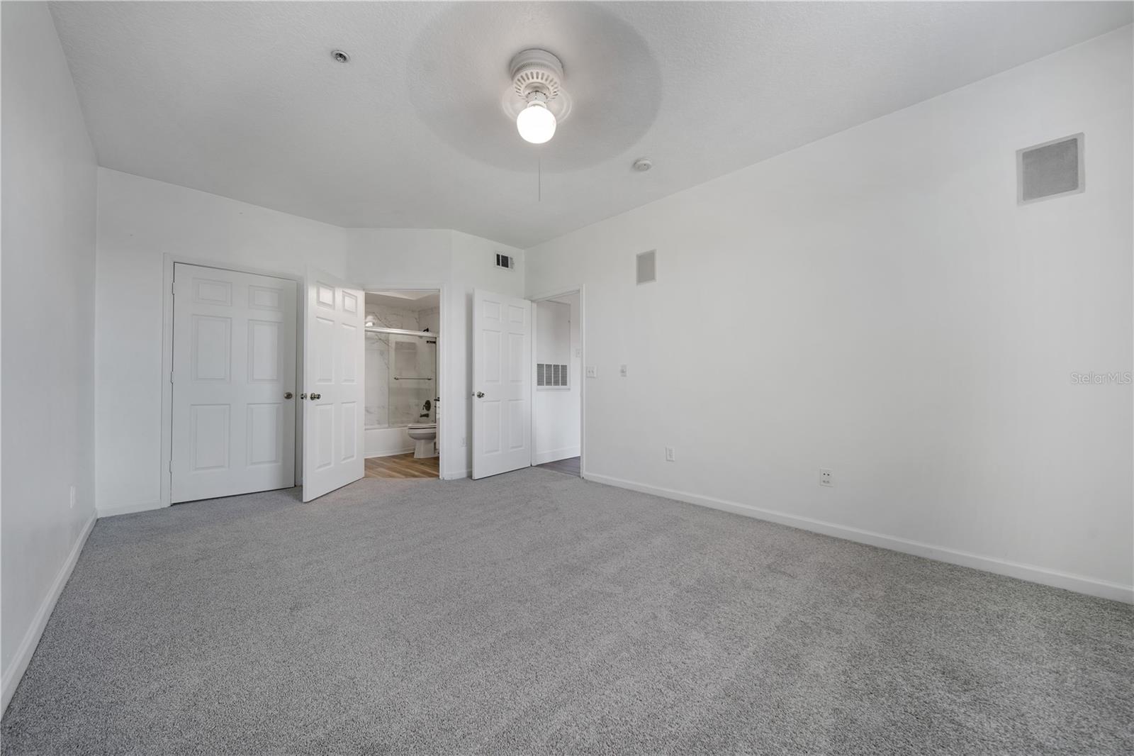 Image 16 of 36 For 14205 Falls Church Drive 2005