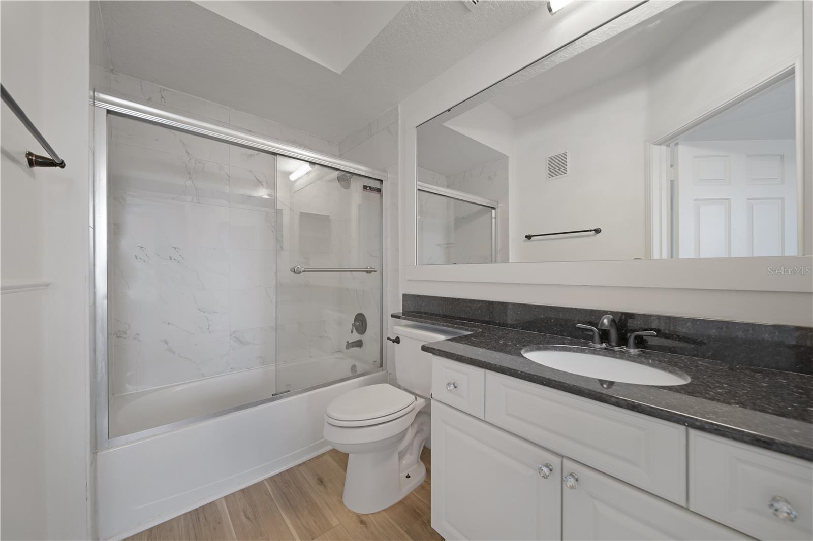 Image 18 of 36 For 14205 Falls Church Drive 2005