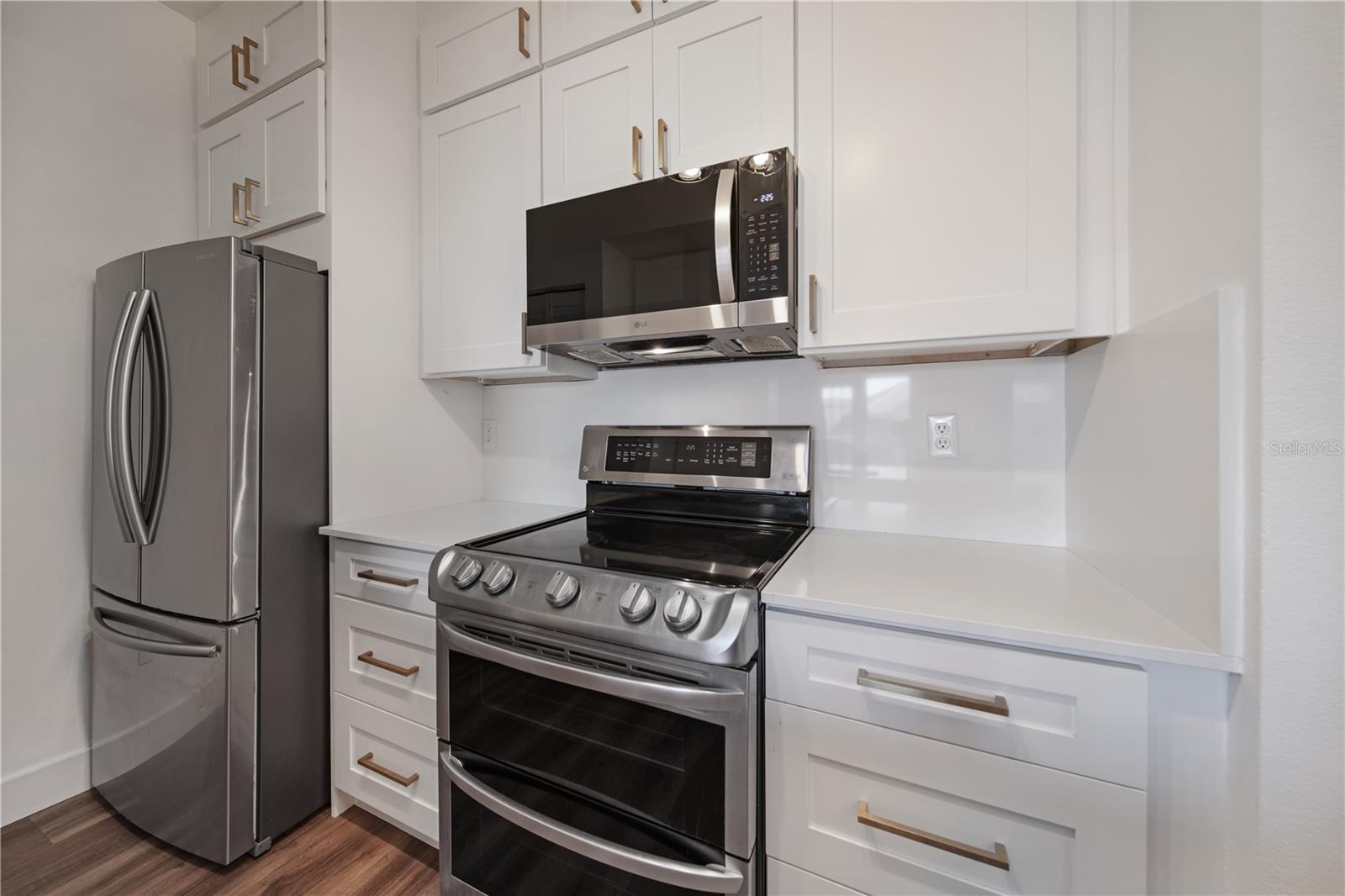 Image 8 of 36 For 14205 Falls Church Drive 2005