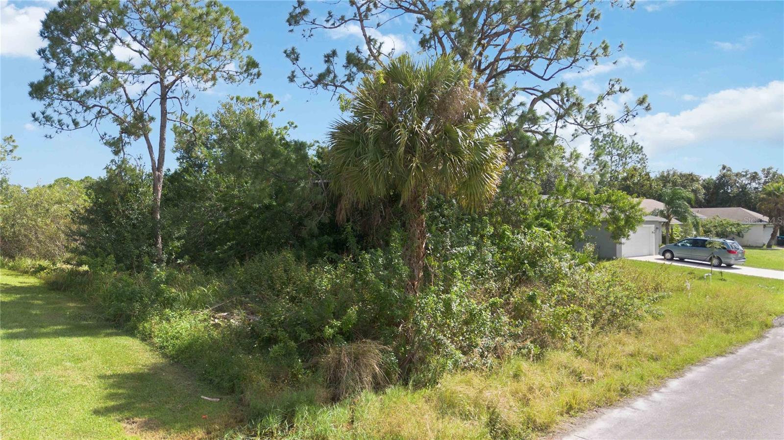 Image 2 of 16 For 739 Gerhard Avenue Sw