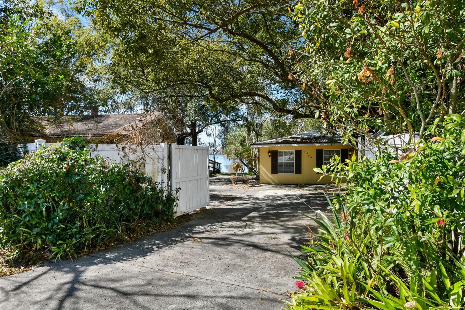 Image 10 of 66 For 3866 Econlockhatchee Trail