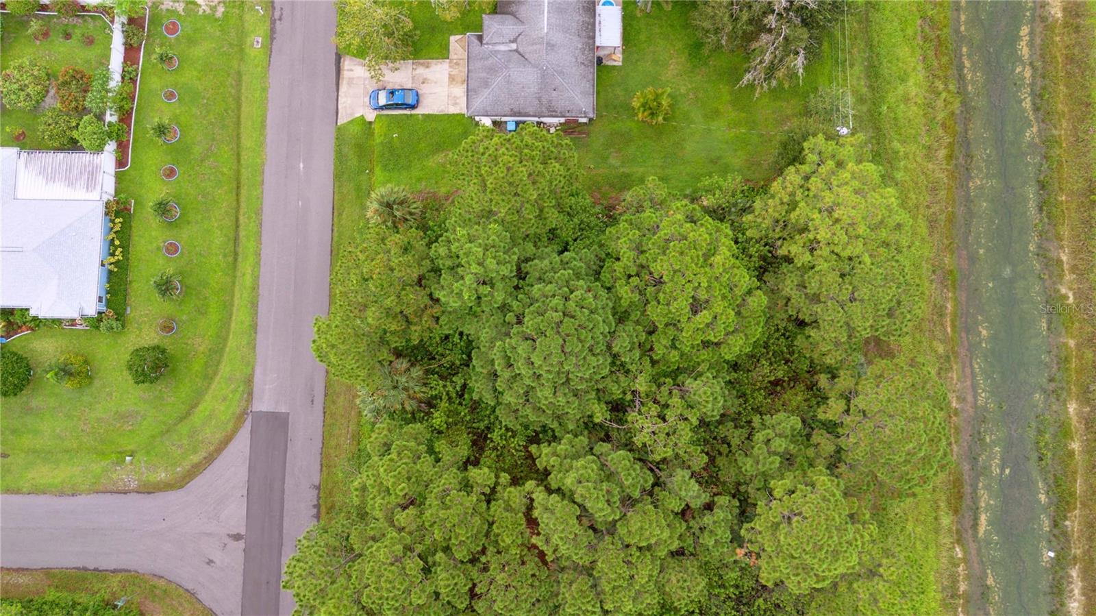 Image 3 of 23 For 2761 Foxglove Avenue Sw