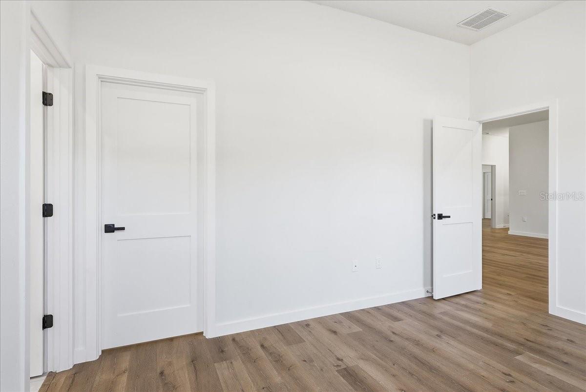 Image 10 of 18 For 8675 Circular Way