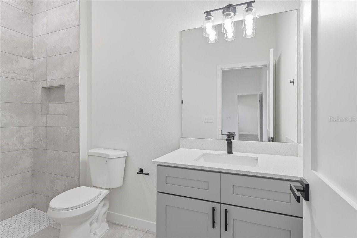 Image 11 of 18 For 8675 Circular Way