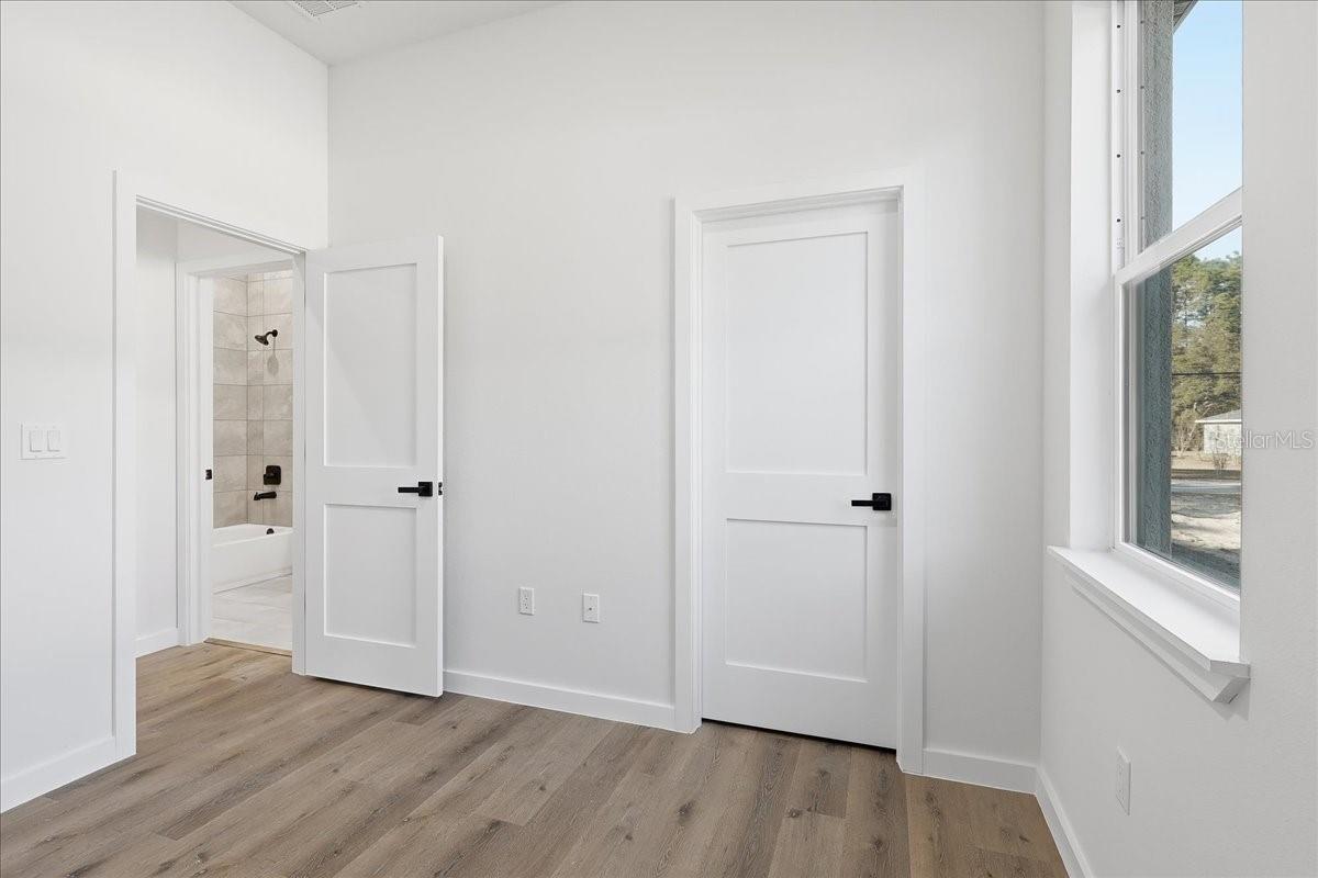 Image 12 of 18 For 8675 Circular Way