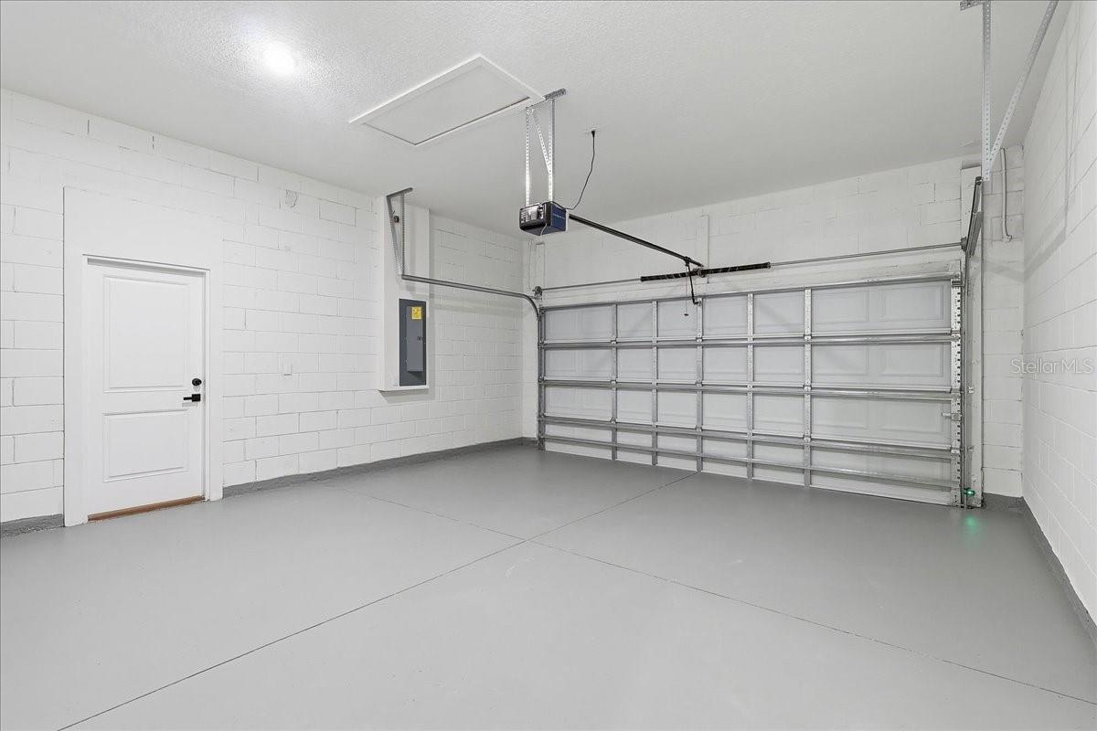 Image 14 of 18 For 8675 Circular Way