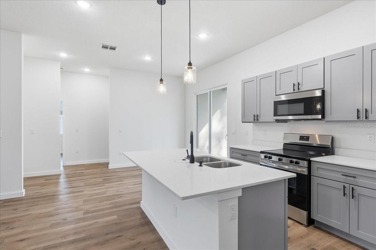 Image 5 of 18 For 8675 Circular Way