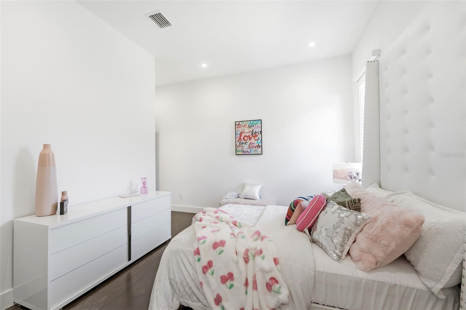 Image 43 of 54 For 350 Northwind Road