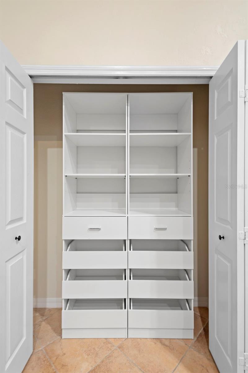 Image 17 of 51 For 6948 Remington View Court