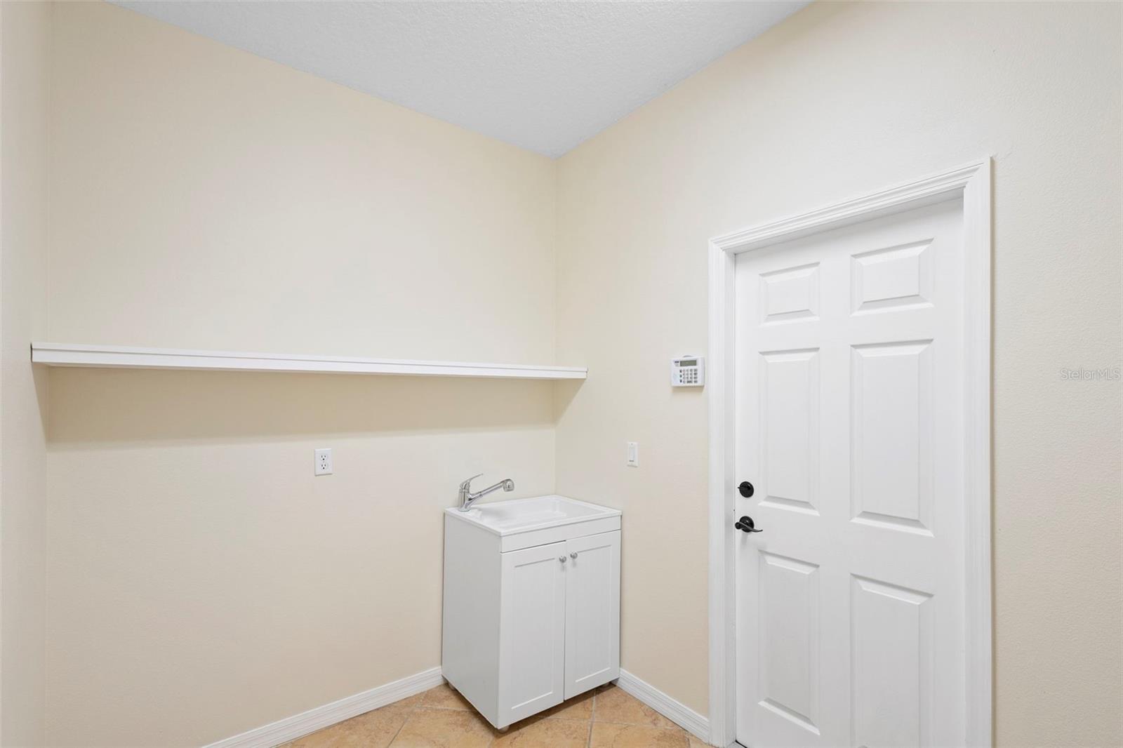 Image 39 of 51 For 6948 Remington View Court