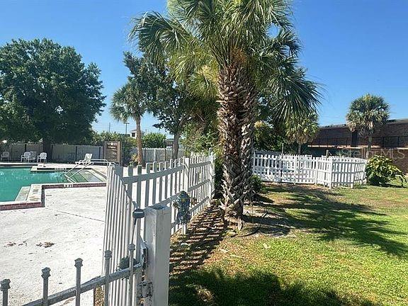 Image 14 of 32 For 7900 Orange Blossom Trail 2097