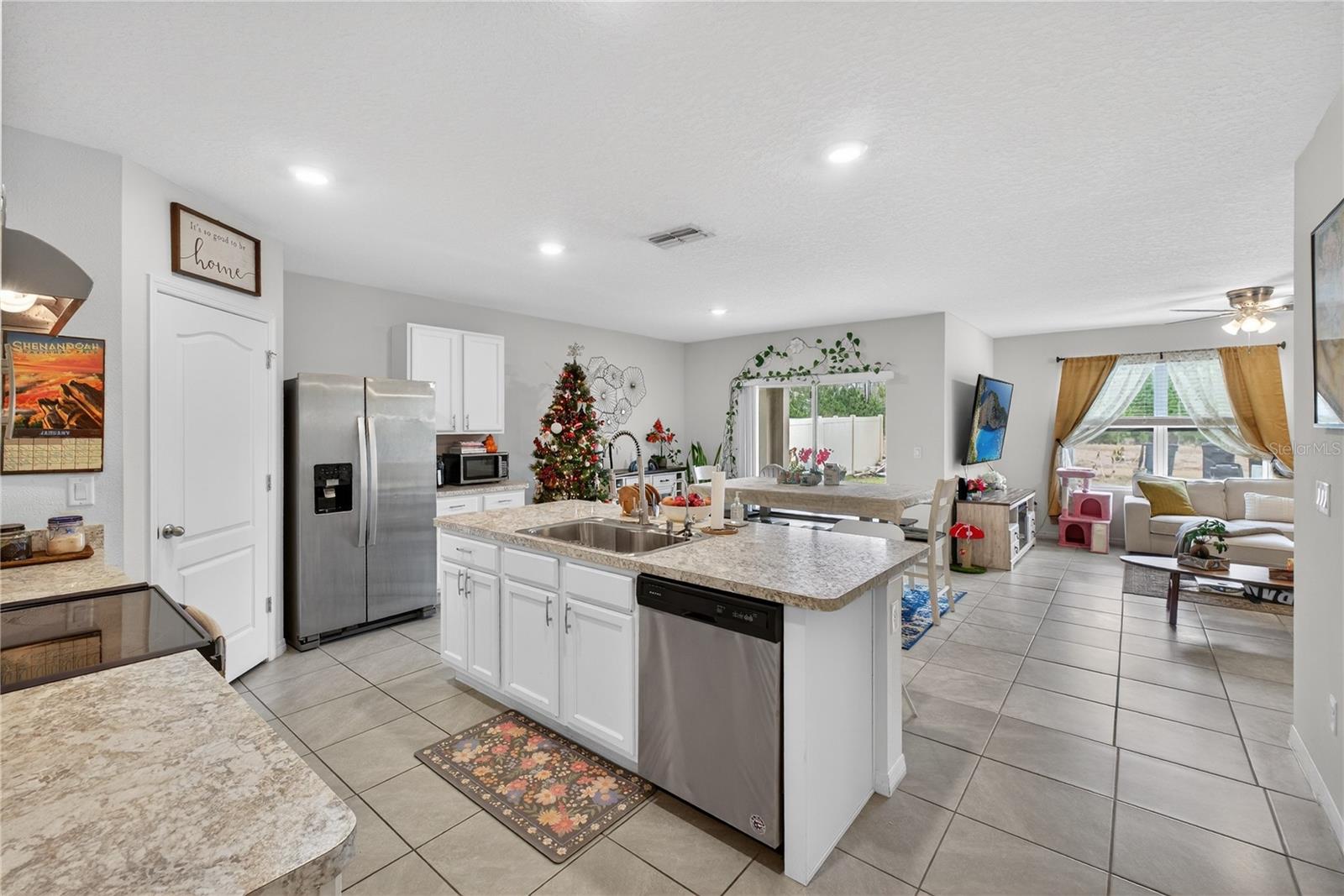 Image 5 of 78 For 1323 Fox Squirrel Drive