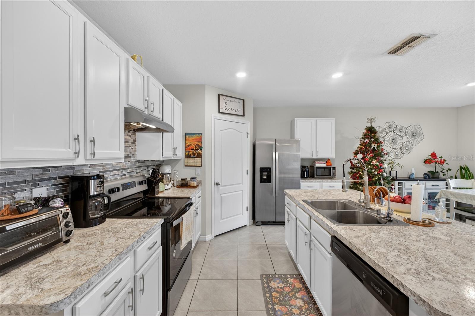 Image 6 of 78 For 1323 Fox Squirrel Drive