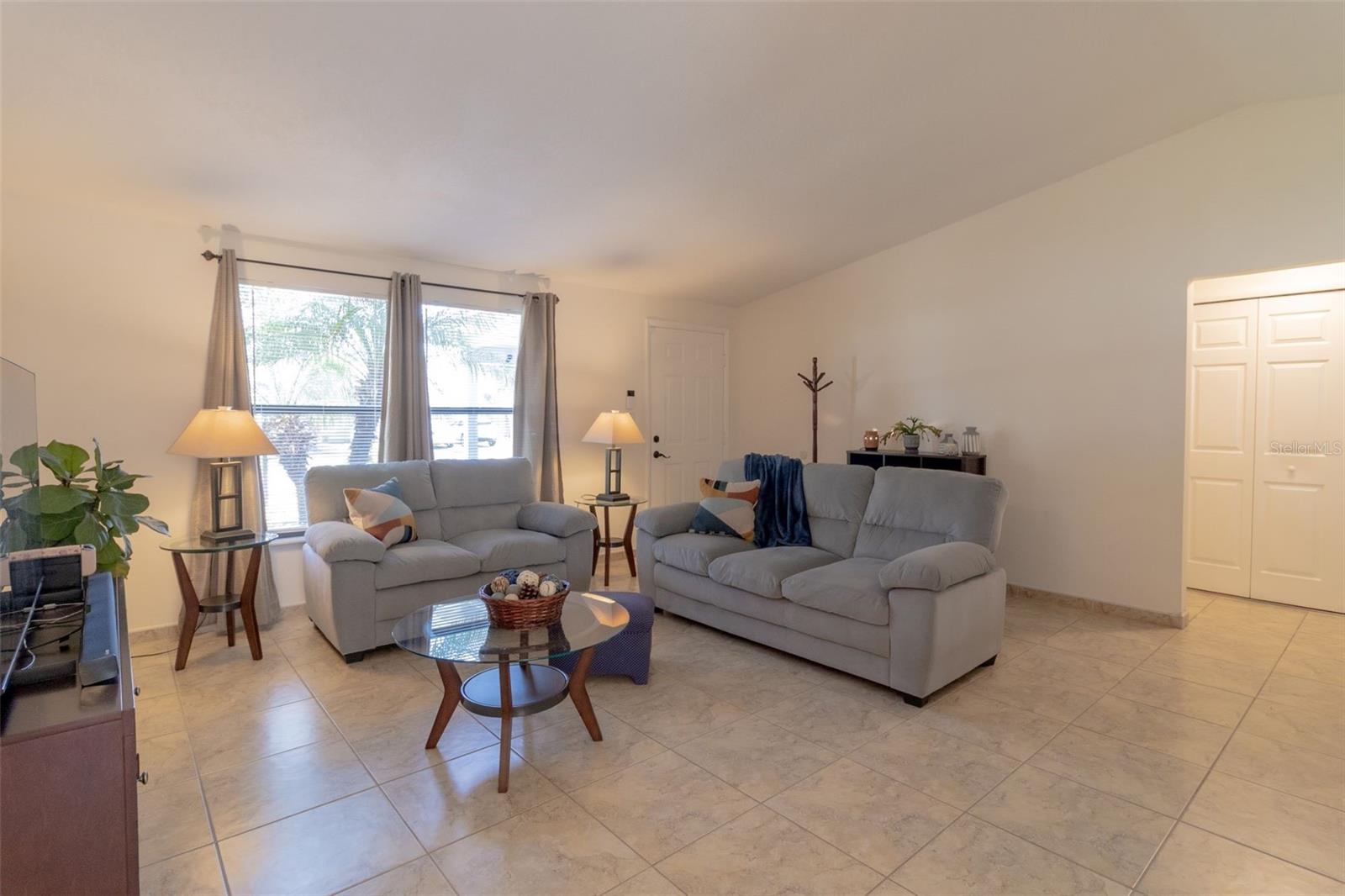 Image 7 of 14 For 5547 Garden Grove Circle