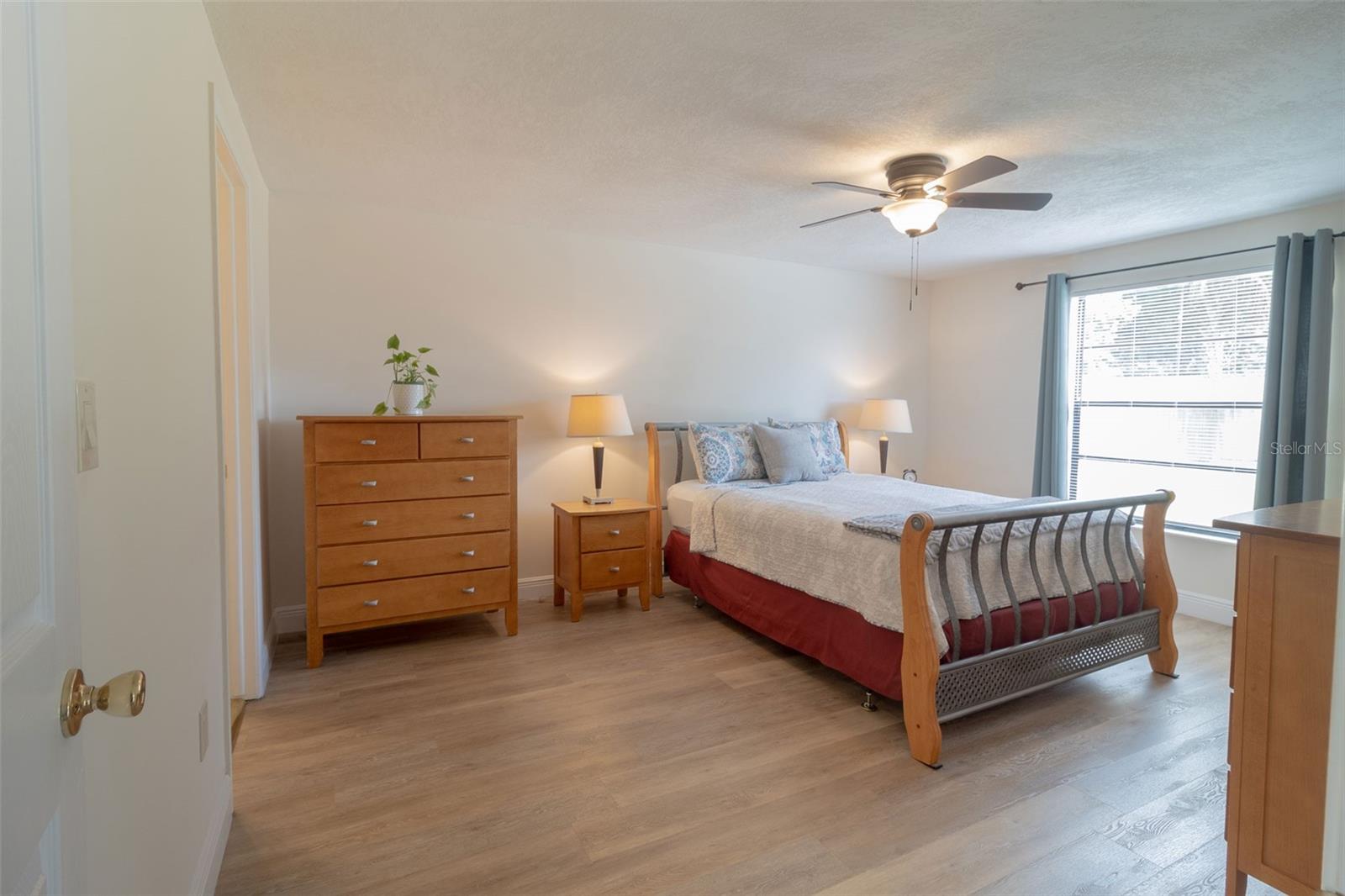 Image 8 of 14 For 5547 Garden Grove Circle