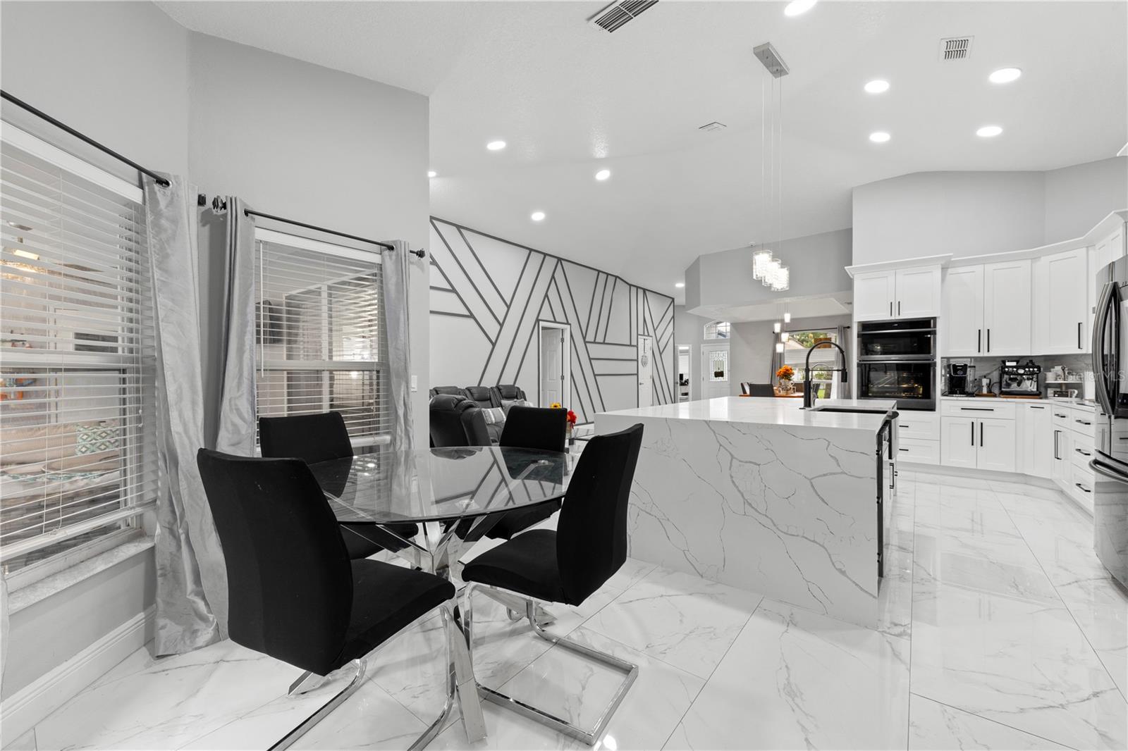 Image 11 of 41 For 416 Becky Street