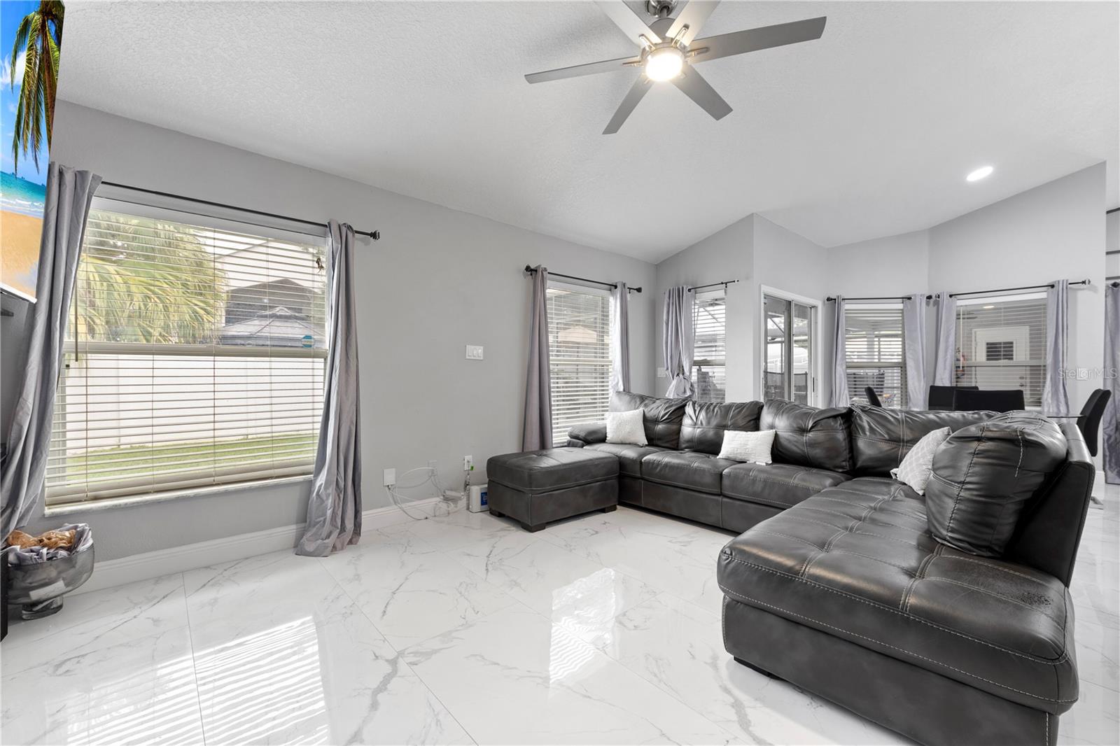 Image 18 of 41 For 416 Becky Street