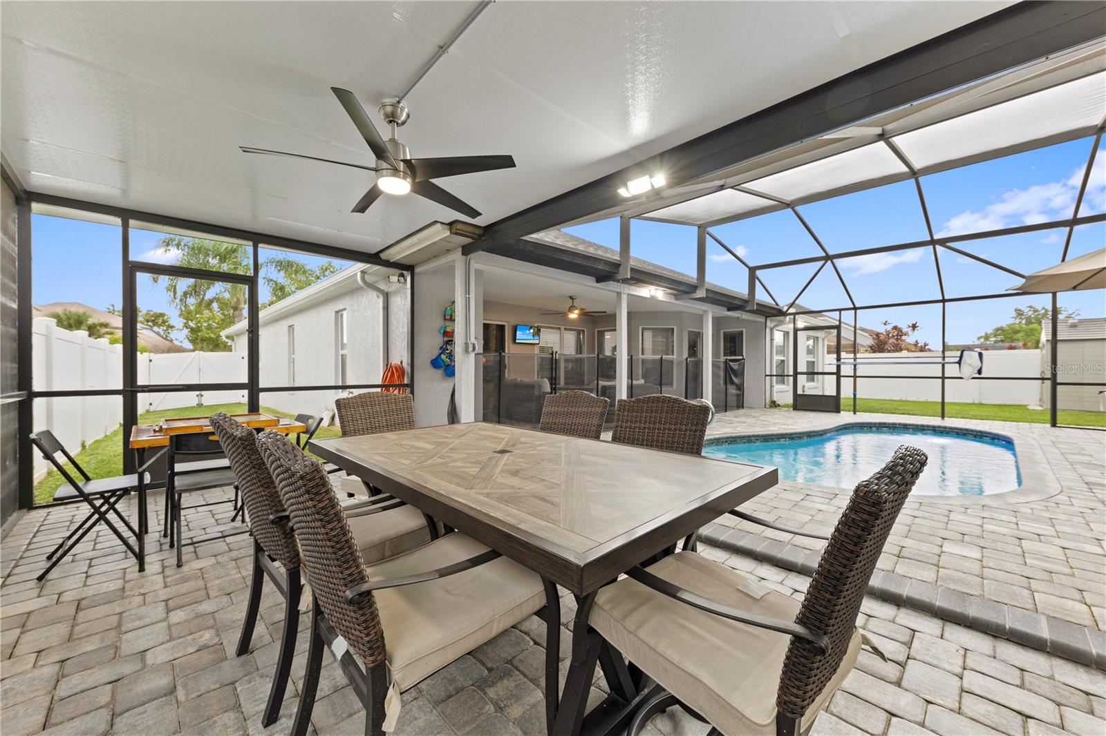 Image 34 of 41 For 416 Becky Street