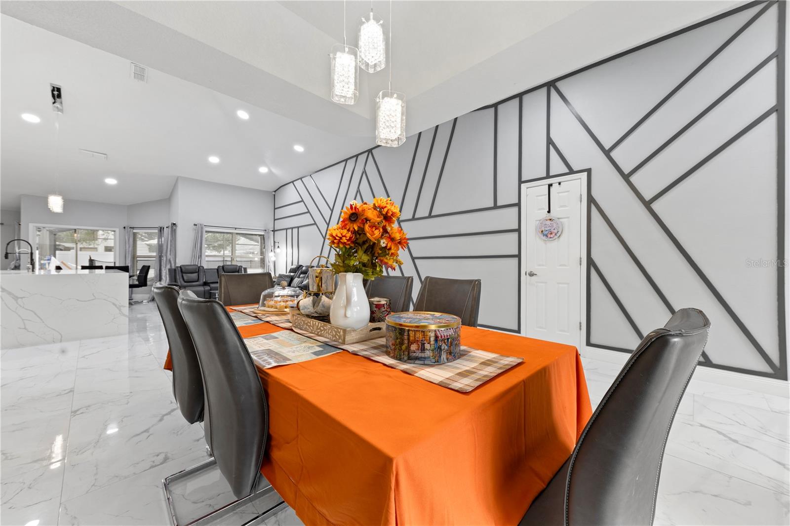 Image 7 of 41 For 416 Becky Street