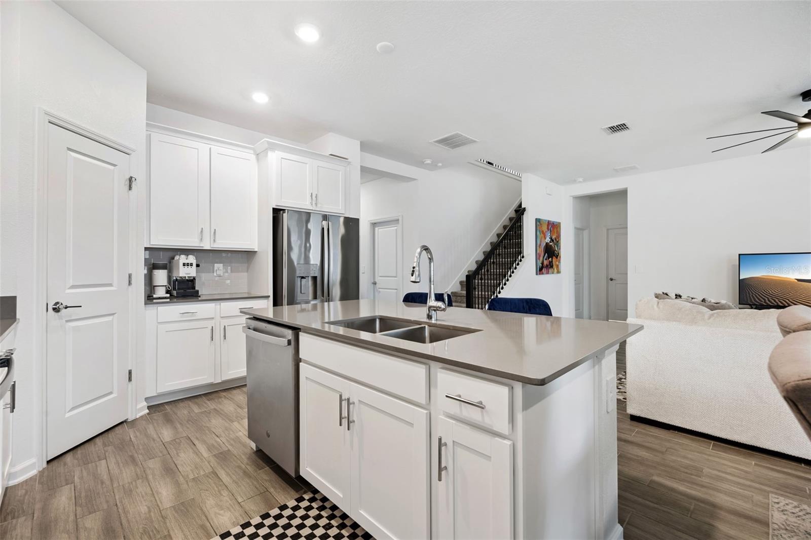 Image 10 of 62 For 2747 Slash Way