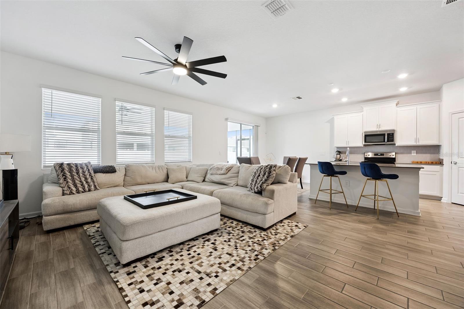 Image 17 of 62 For 2747 Slash Way