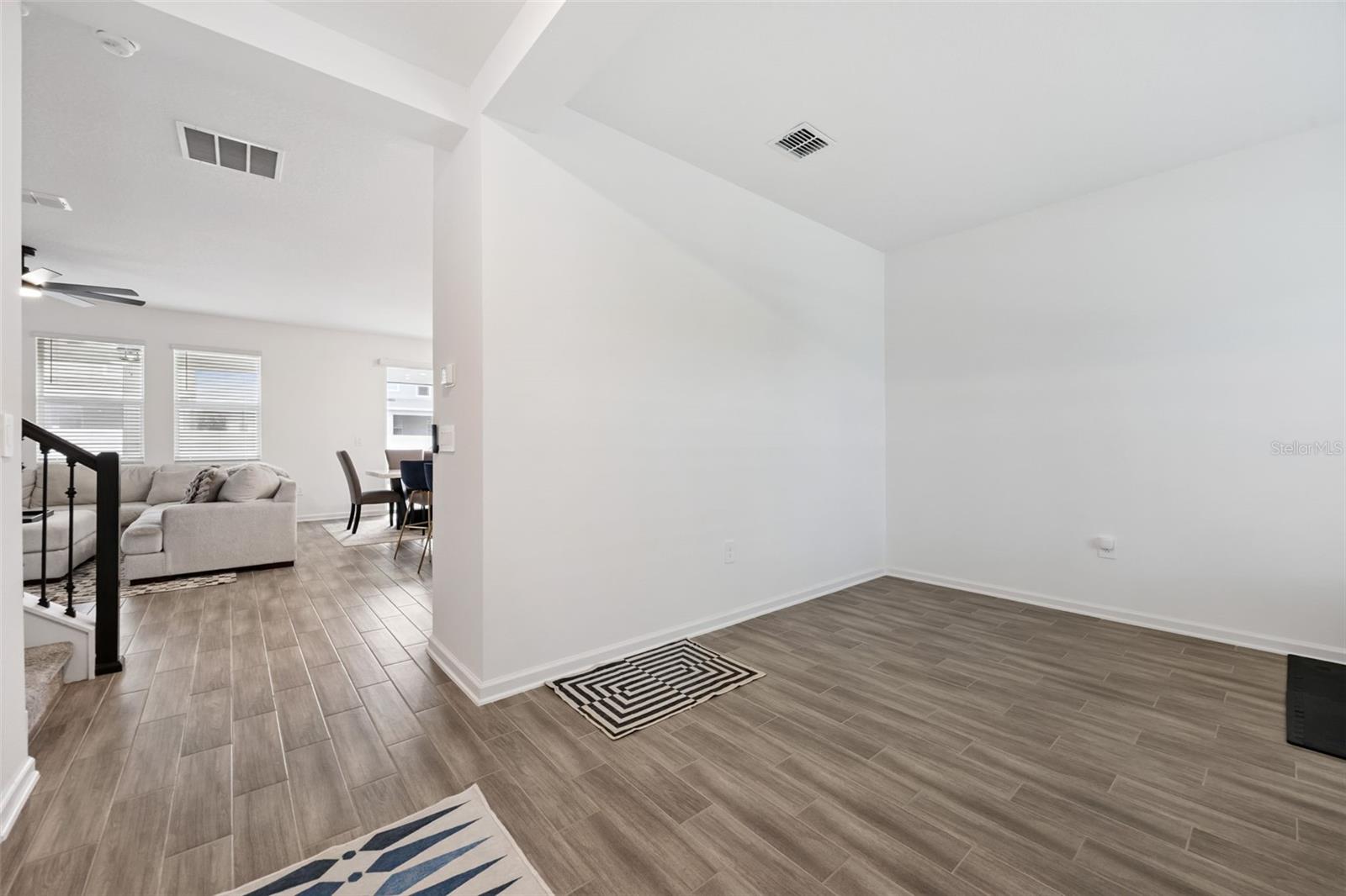 Image 9 of 62 For 2747 Slash Way