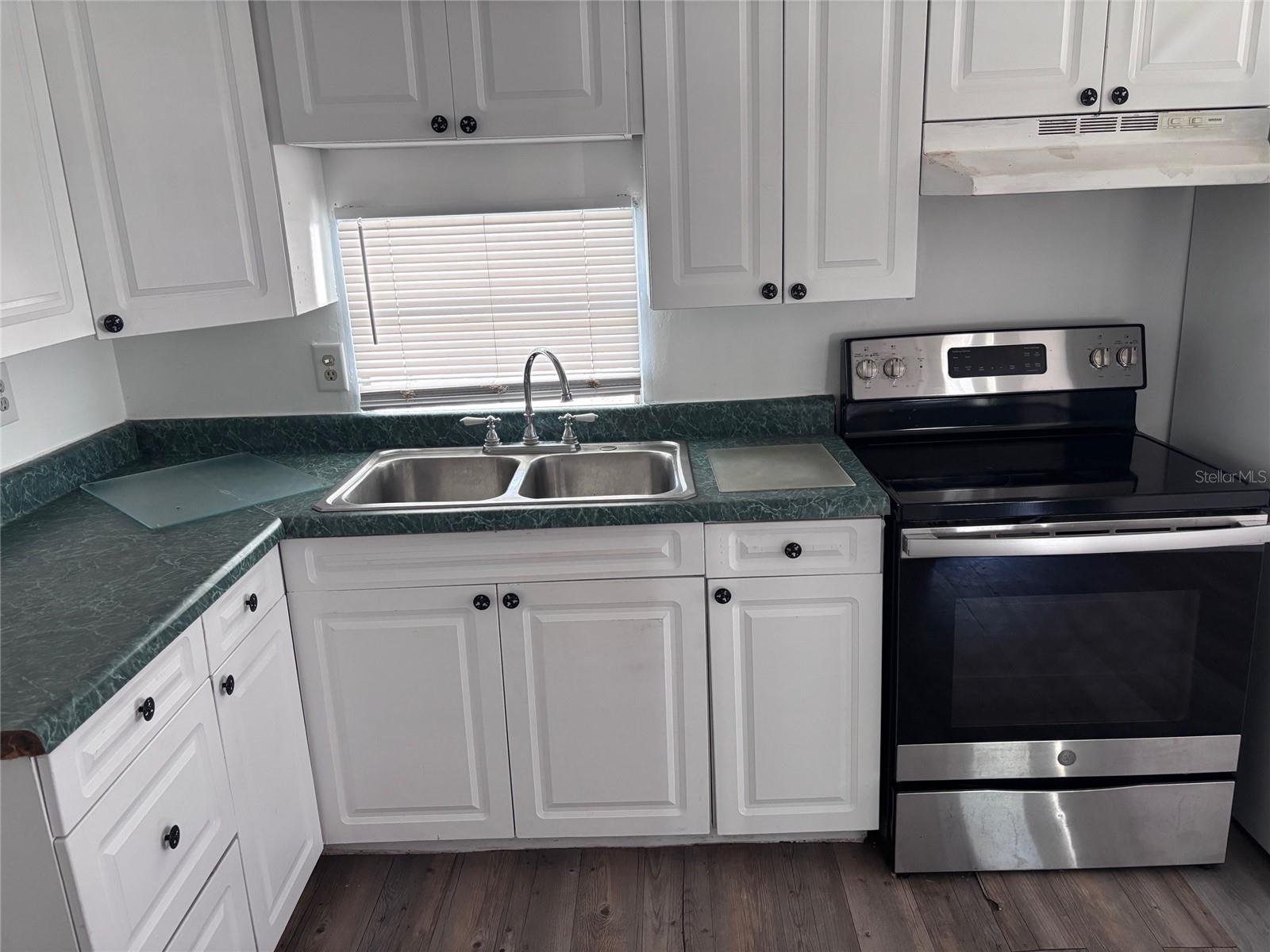 Image 13 of 23 For 604 Shepard Road