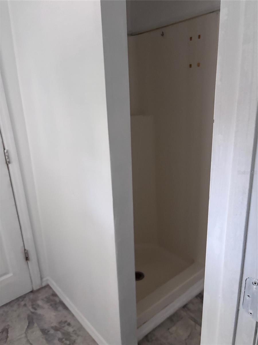 Image 20 of 23 For 604 Shepard Road