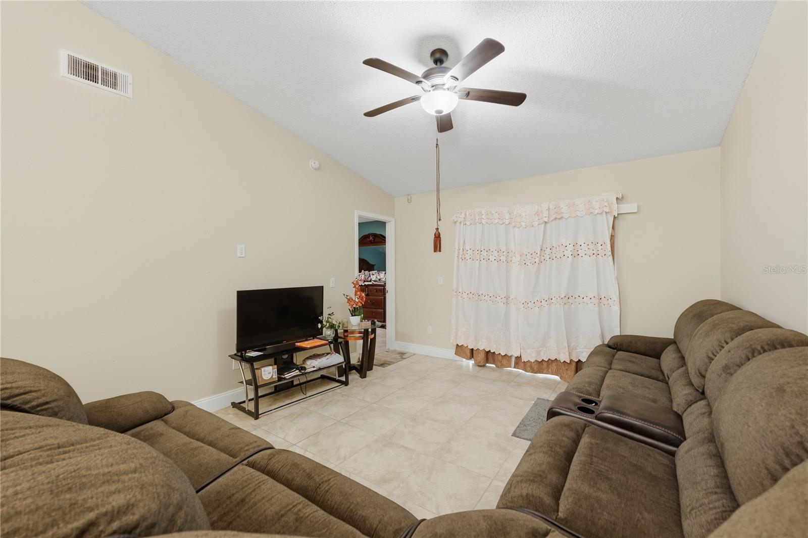 Image 17 of 37 For 88 Winter Ridge Circle