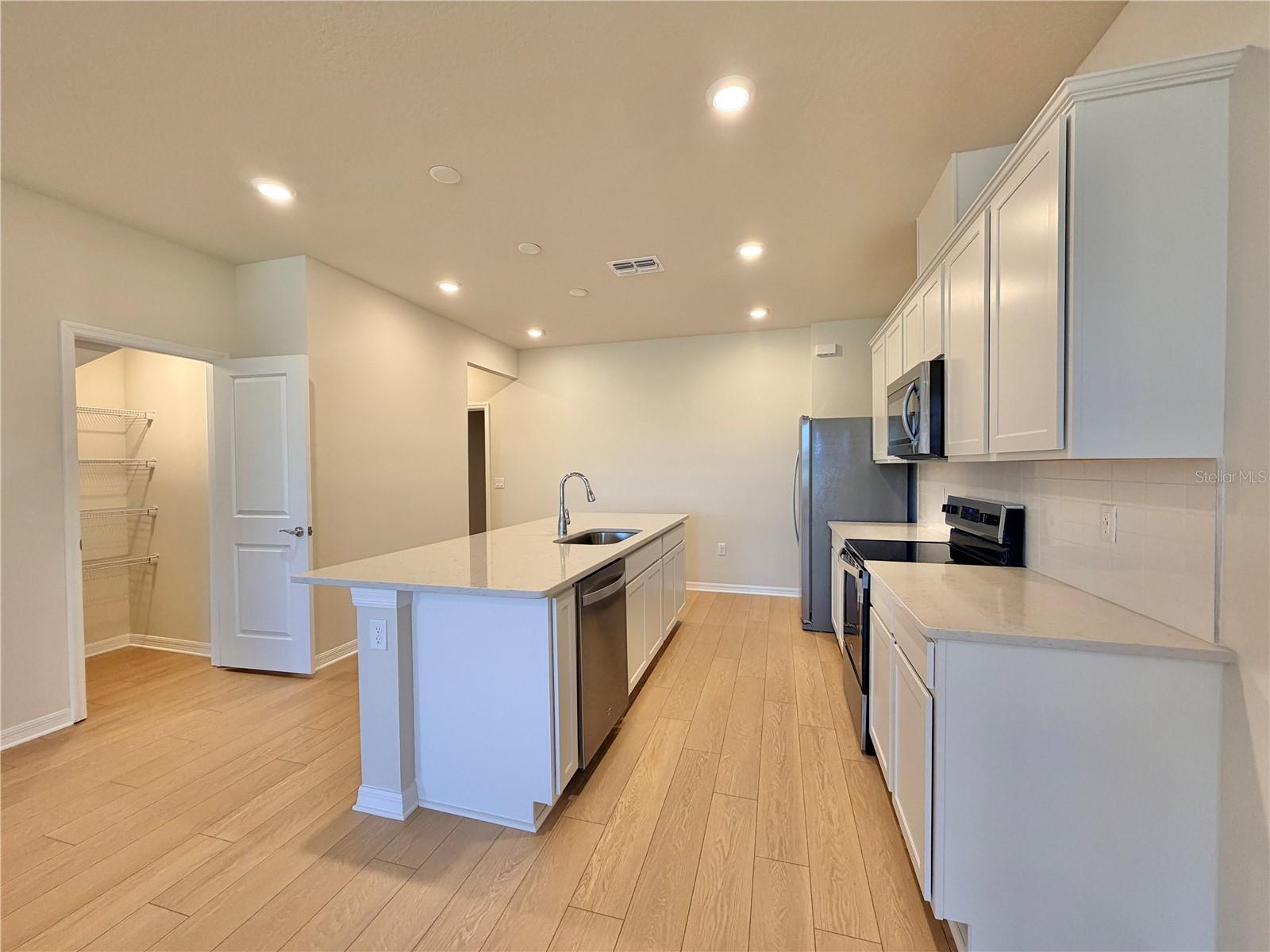 Image 7 of 33 For 16256 Bright Leaf Road