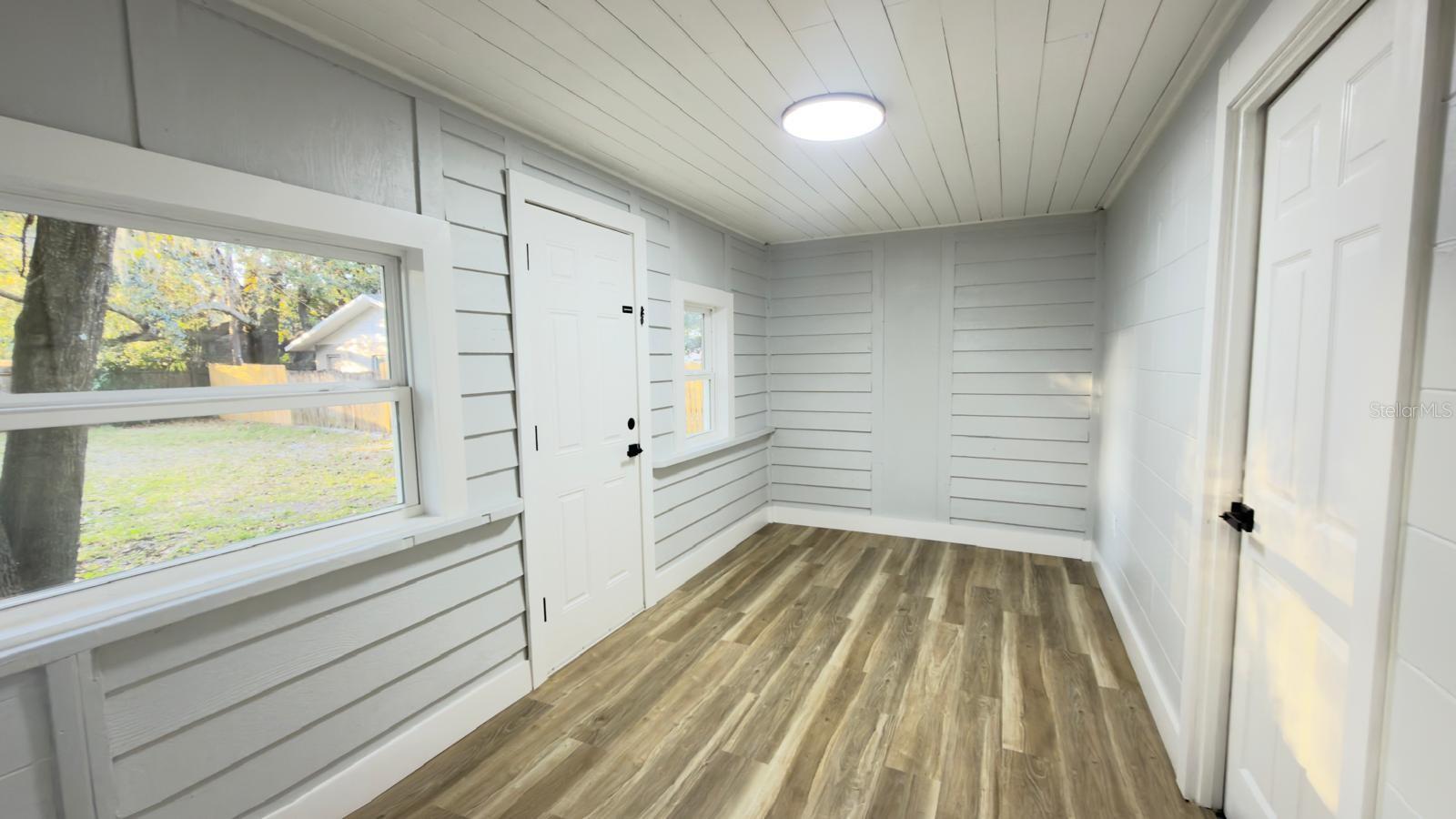 Image 14 of 25 For 2402 Stevens Avenue