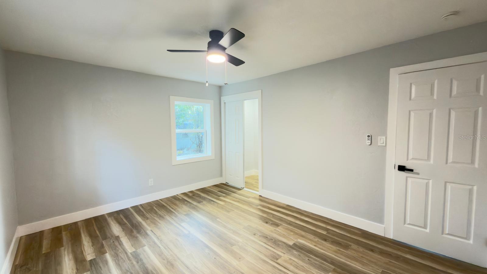 Image 21 of 25 For 2402 Stevens Avenue