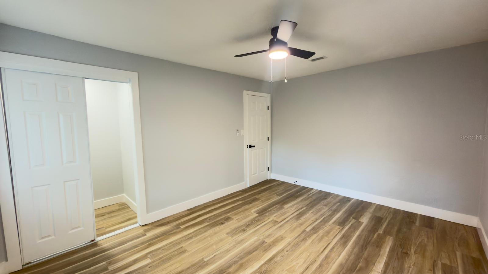 Image 6 of 25 For 2402 Stevens Avenue