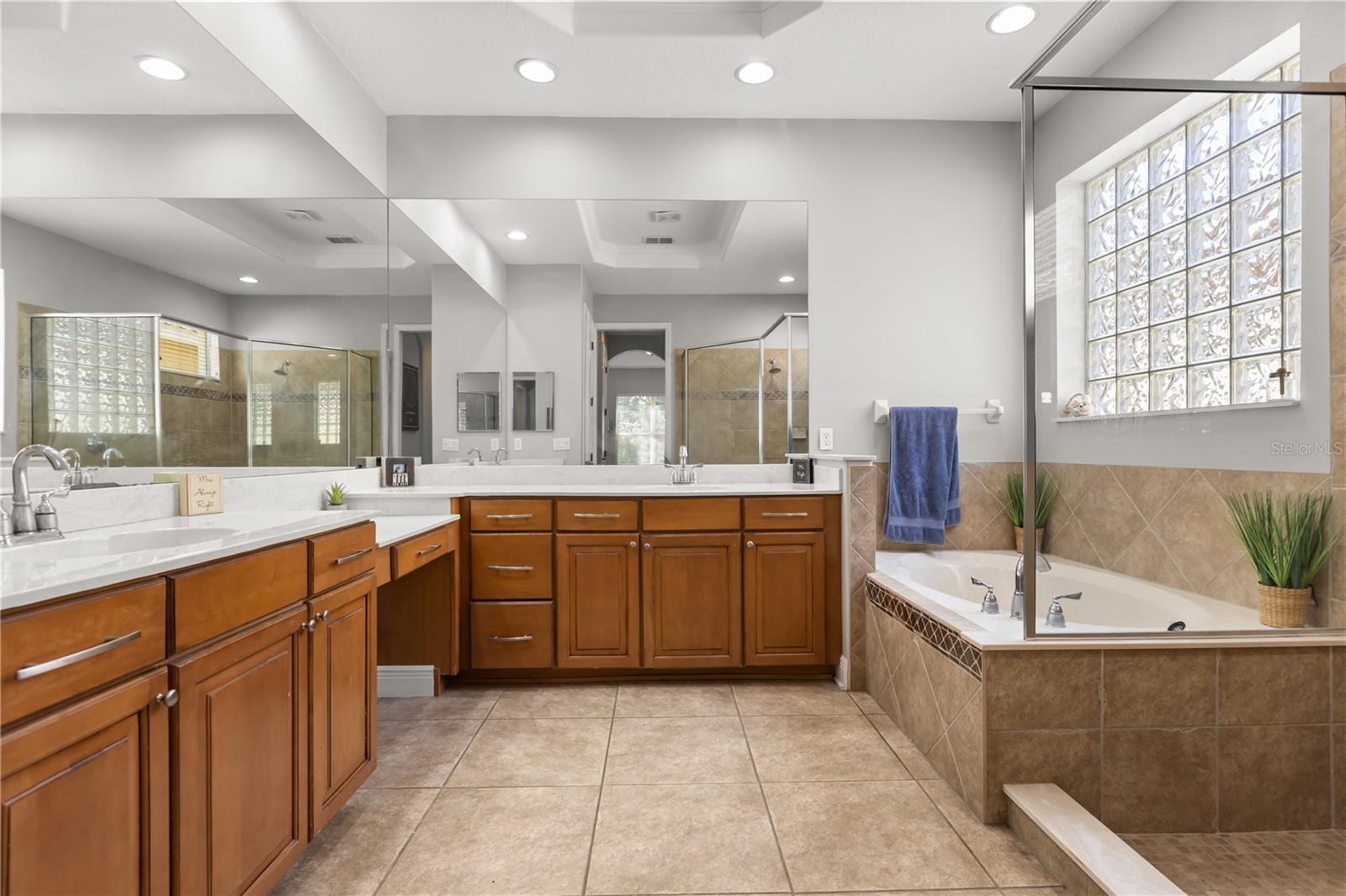 Image 23 of 41 For 8236 Via Bella Notte