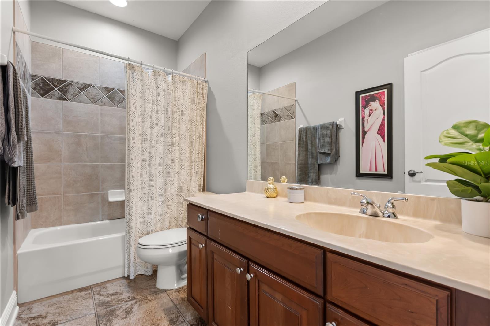 Image 30 of 41 For 8236 Via Bella Notte