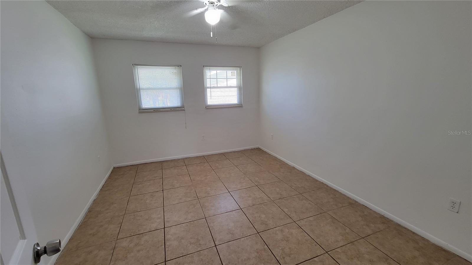 Image 23 of 41 For 826 Sky Lake Circle D