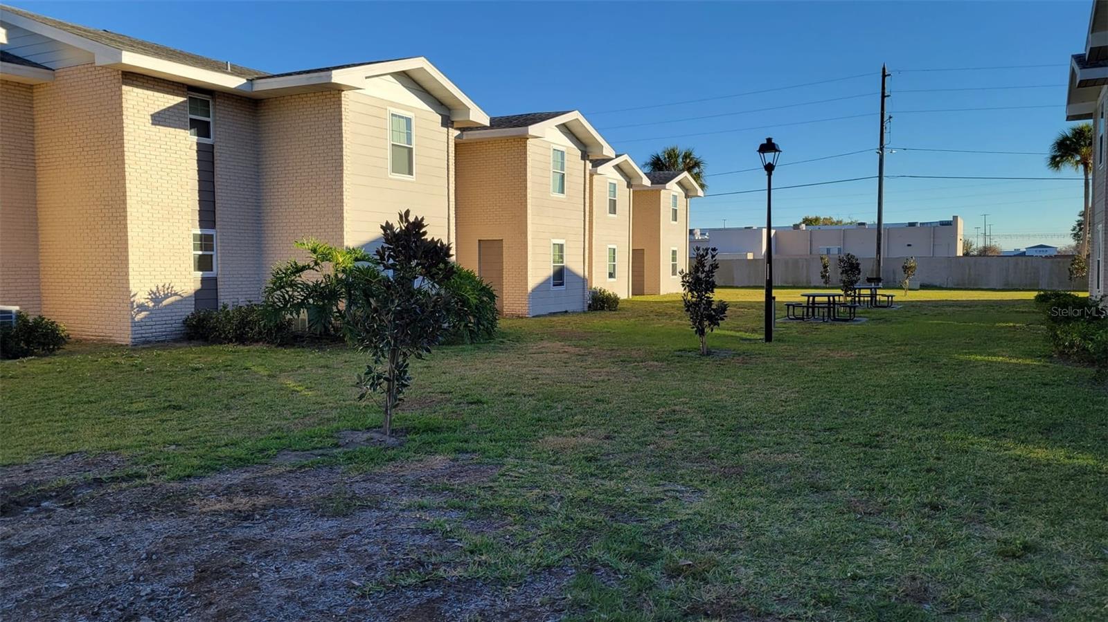 Image 27 of 41 For 826 Sky Lake Circle D