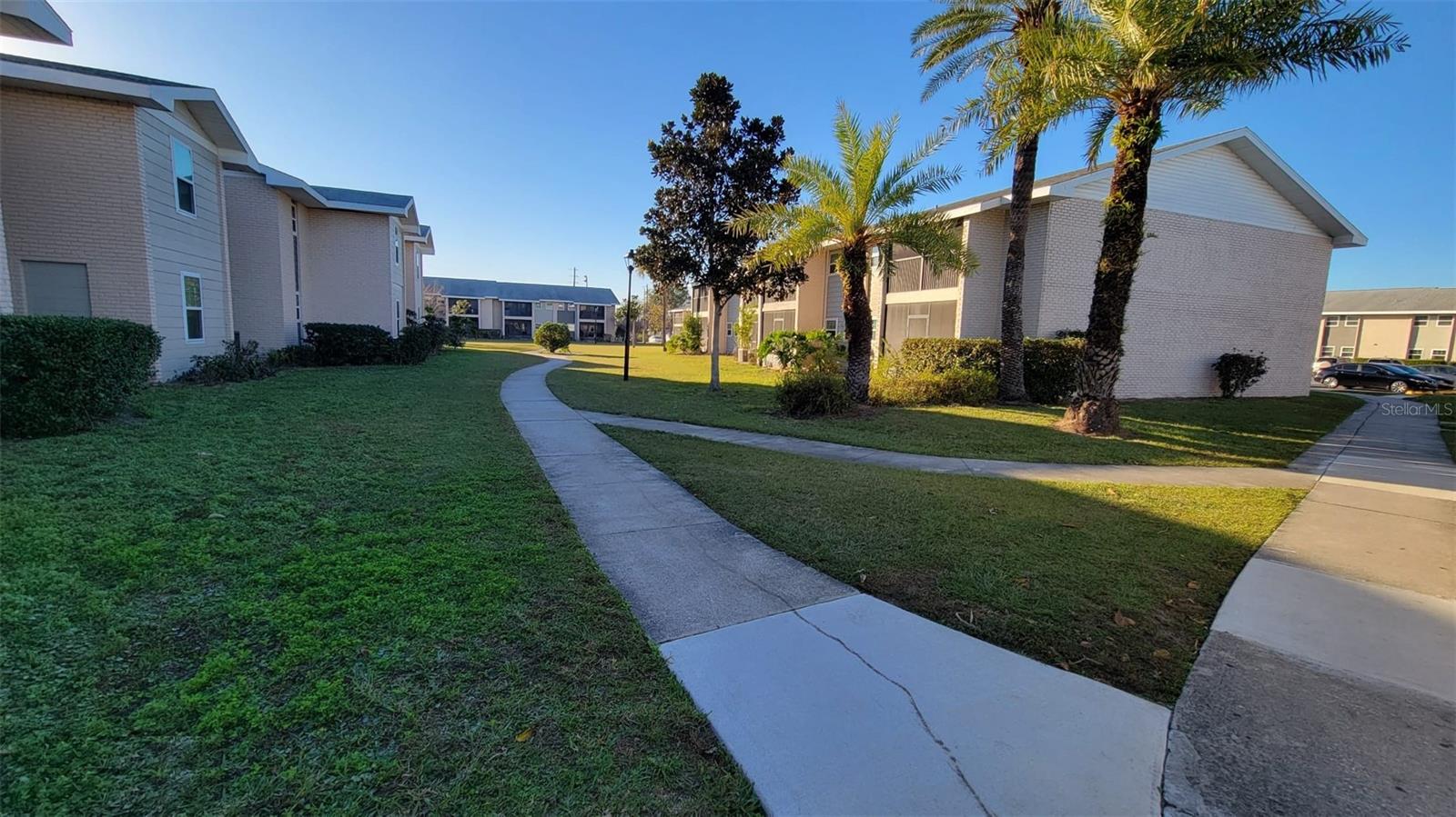 Image 29 of 41 For 826 Sky Lake Circle D