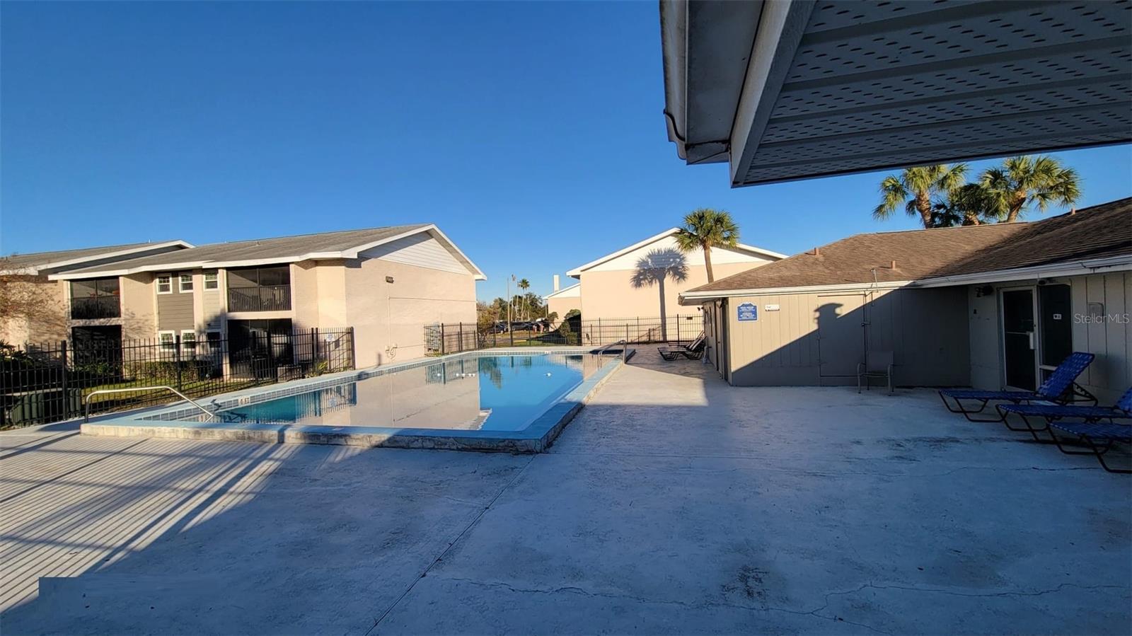 Image 31 of 41 For 826 Sky Lake Circle D