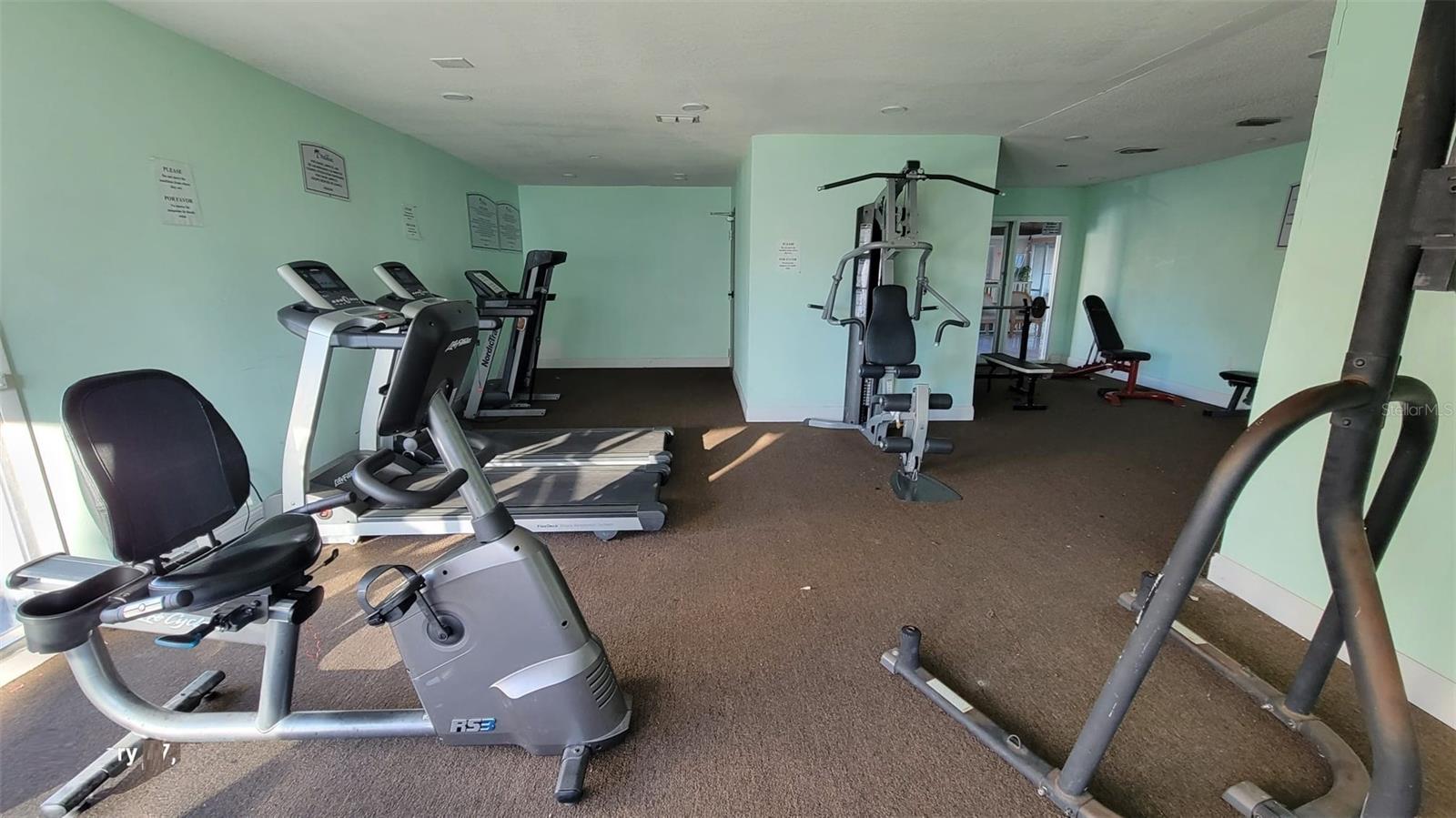 Image 33 of 41 For 826 Sky Lake Circle D