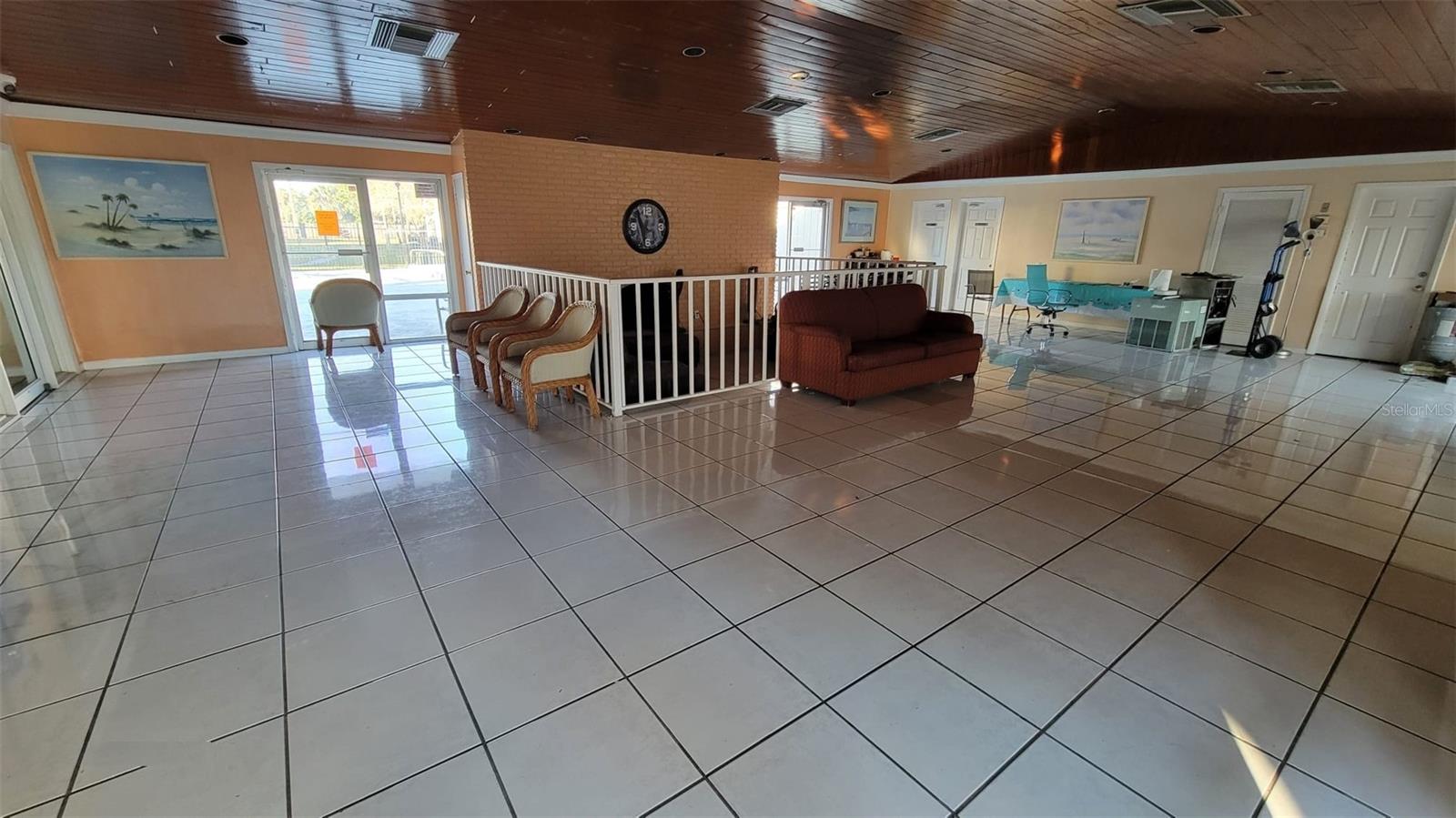 Image 37 of 41 For 826 Sky Lake Circle D