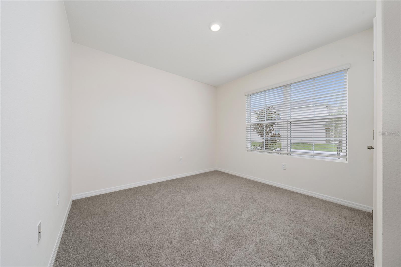 Listing photo id 8 for 2756 Gentle Rain Drive