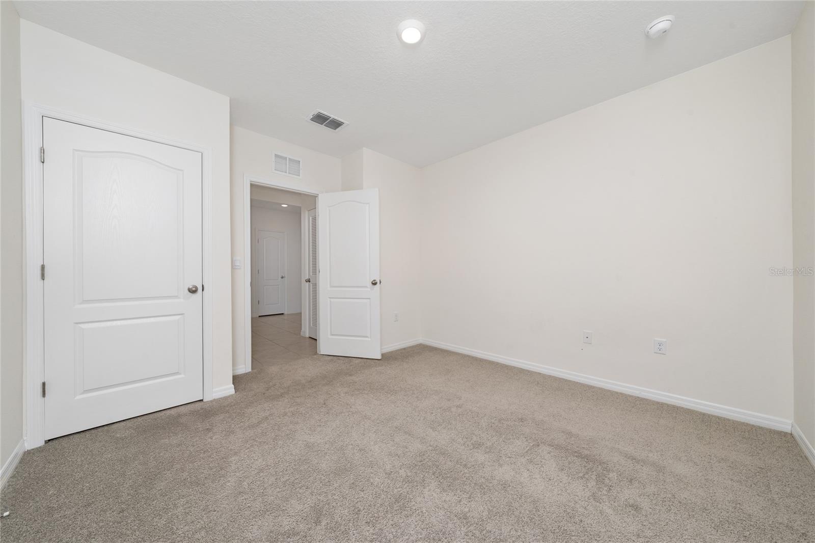 Listing photo id 15 for 2756 Gentle Rain Drive