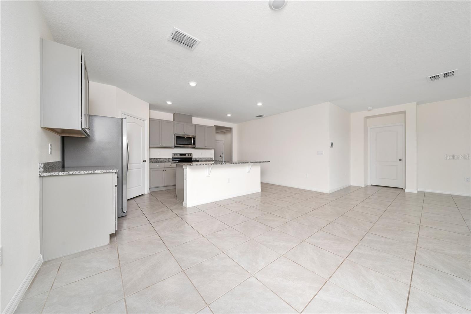 Listing photo id 18 for 2756 Gentle Rain Drive