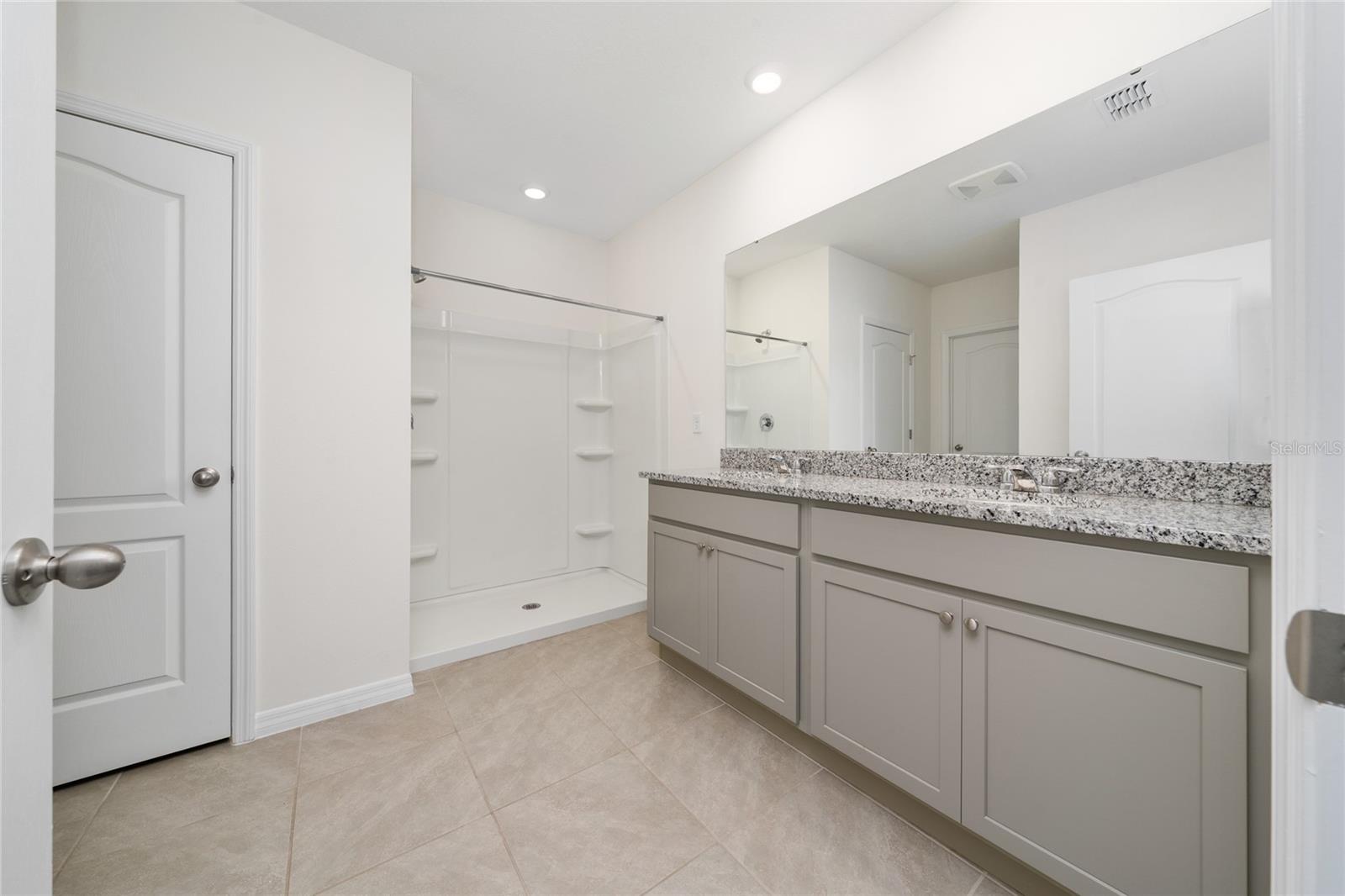 Listing photo id 25 for 2756 Gentle Rain Drive