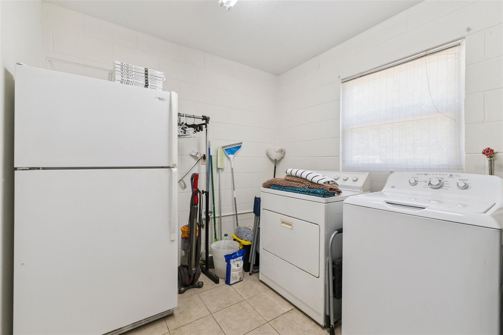 Image 12 of 29 For 110 Devon Court