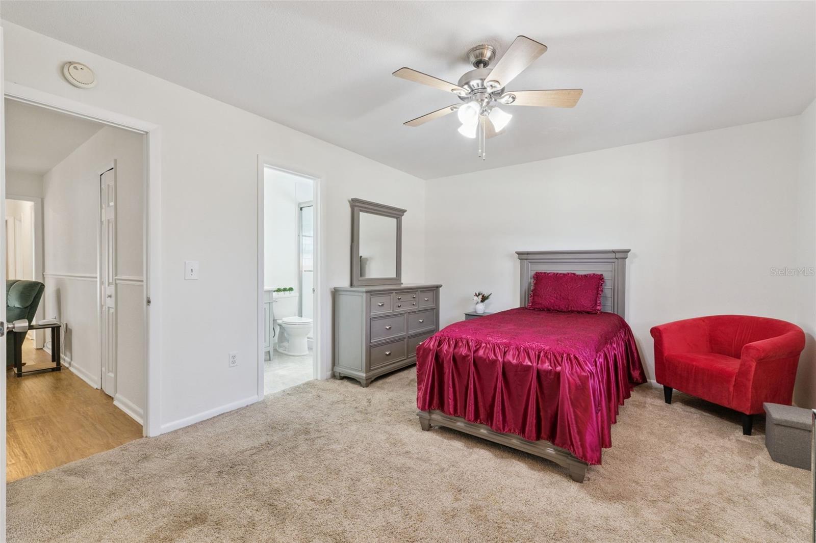 Image 14 of 29 For 110 Devon Court