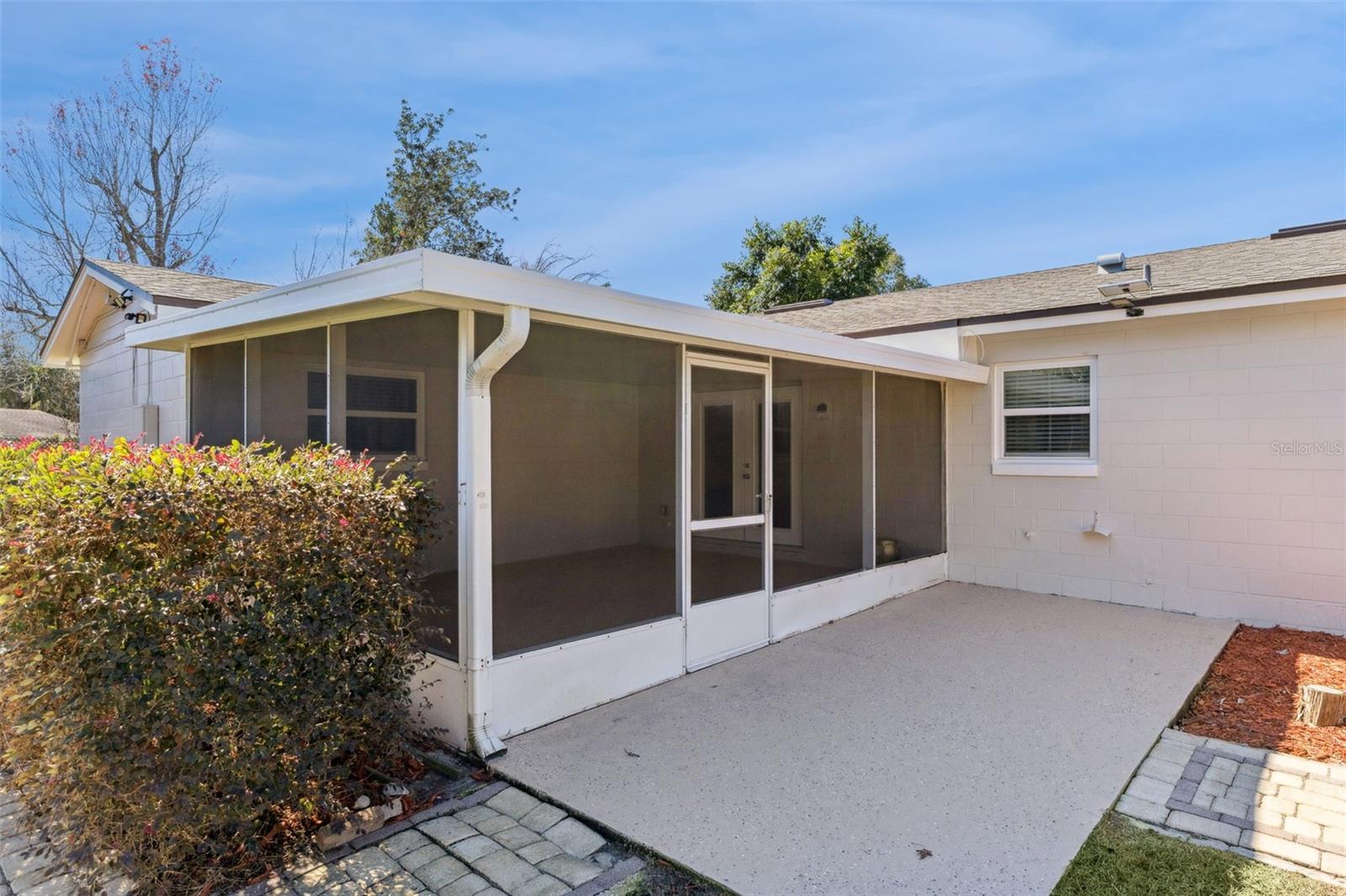 Image 21 of 29 For 110 Devon Court